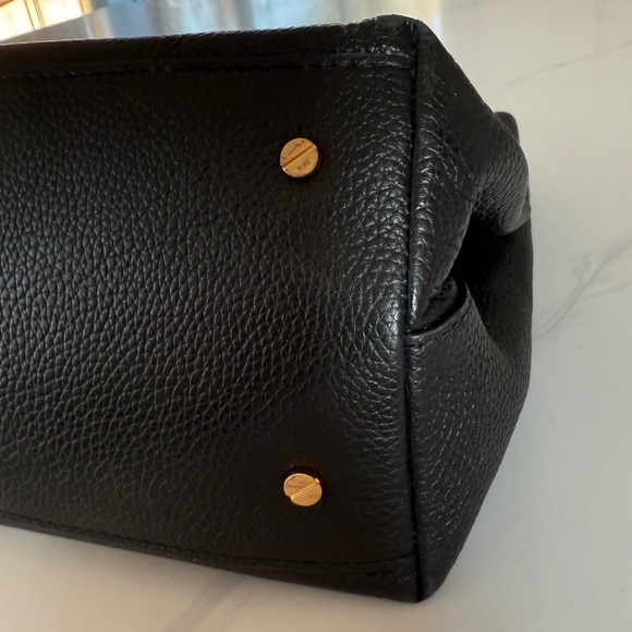 Tory Burch Britten Handbag + Britten Wallet SET in Black/gold - Picture 15 of 16